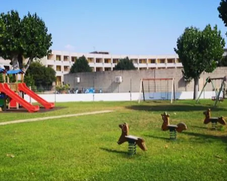 펜션 A Schiera In Villaggio Metatur