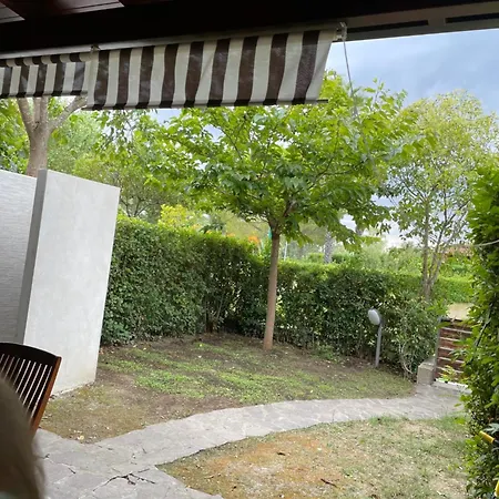 펜션 A Schiera In Villaggio Metatur